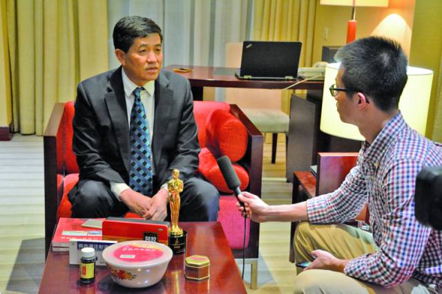 九芝堂董事长李振国:发展中医药,传统要与创新相结合